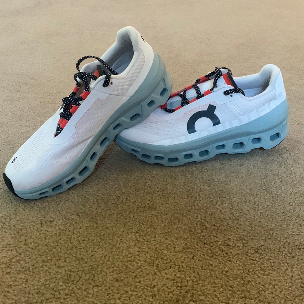 On Cloudmonster size 9 mens